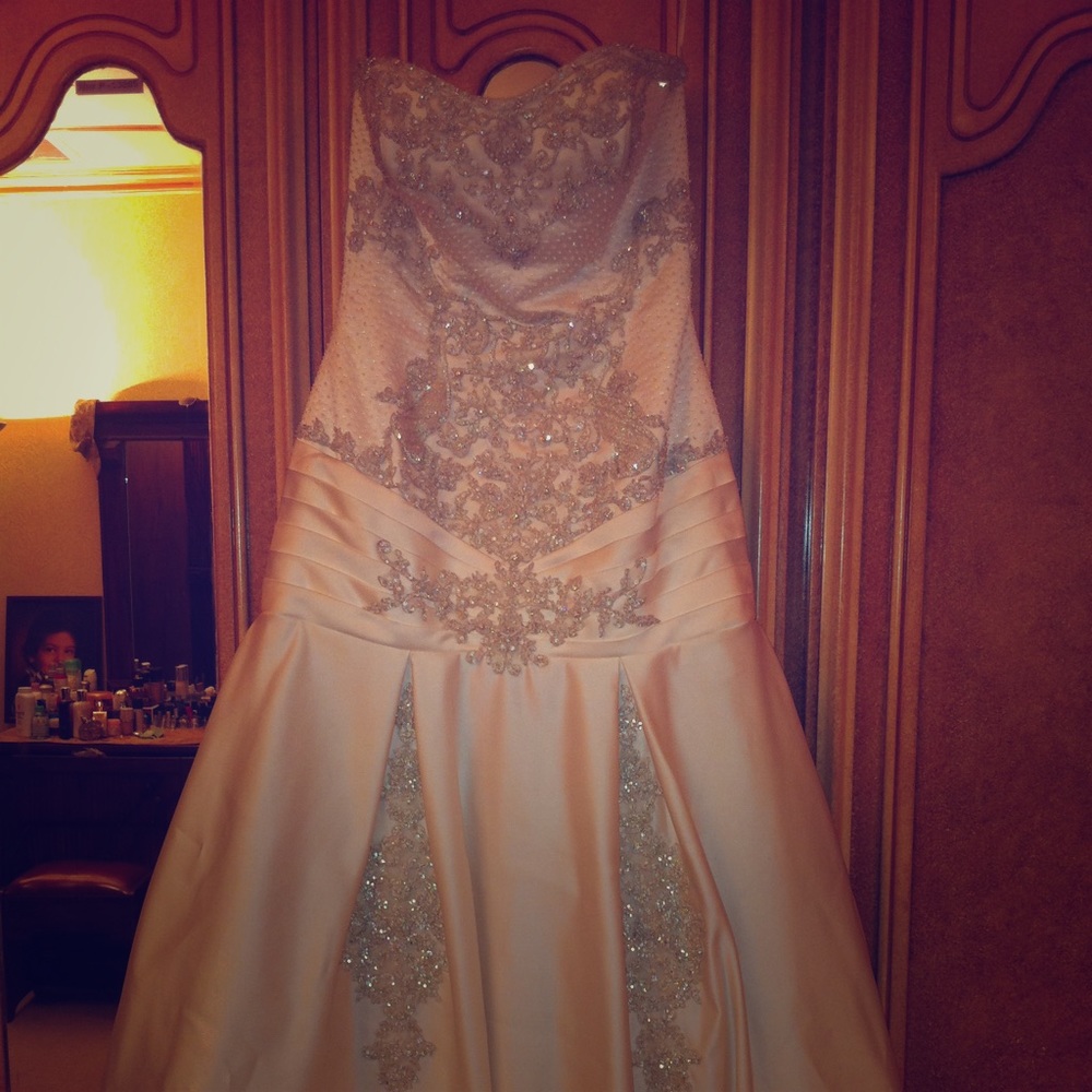 Wedding dress